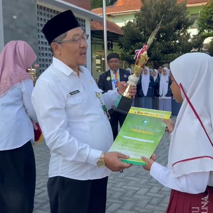 Penerimaan piagam
